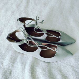 Tahari  taupe suede lace up flats size 7.5, great condition